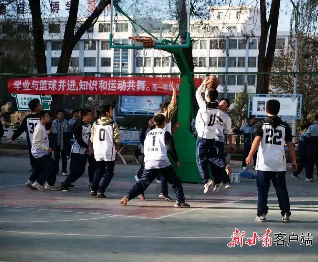 篮球运动员冠军是谁_篮球冠军是_拿了最多篮球冠军的球员